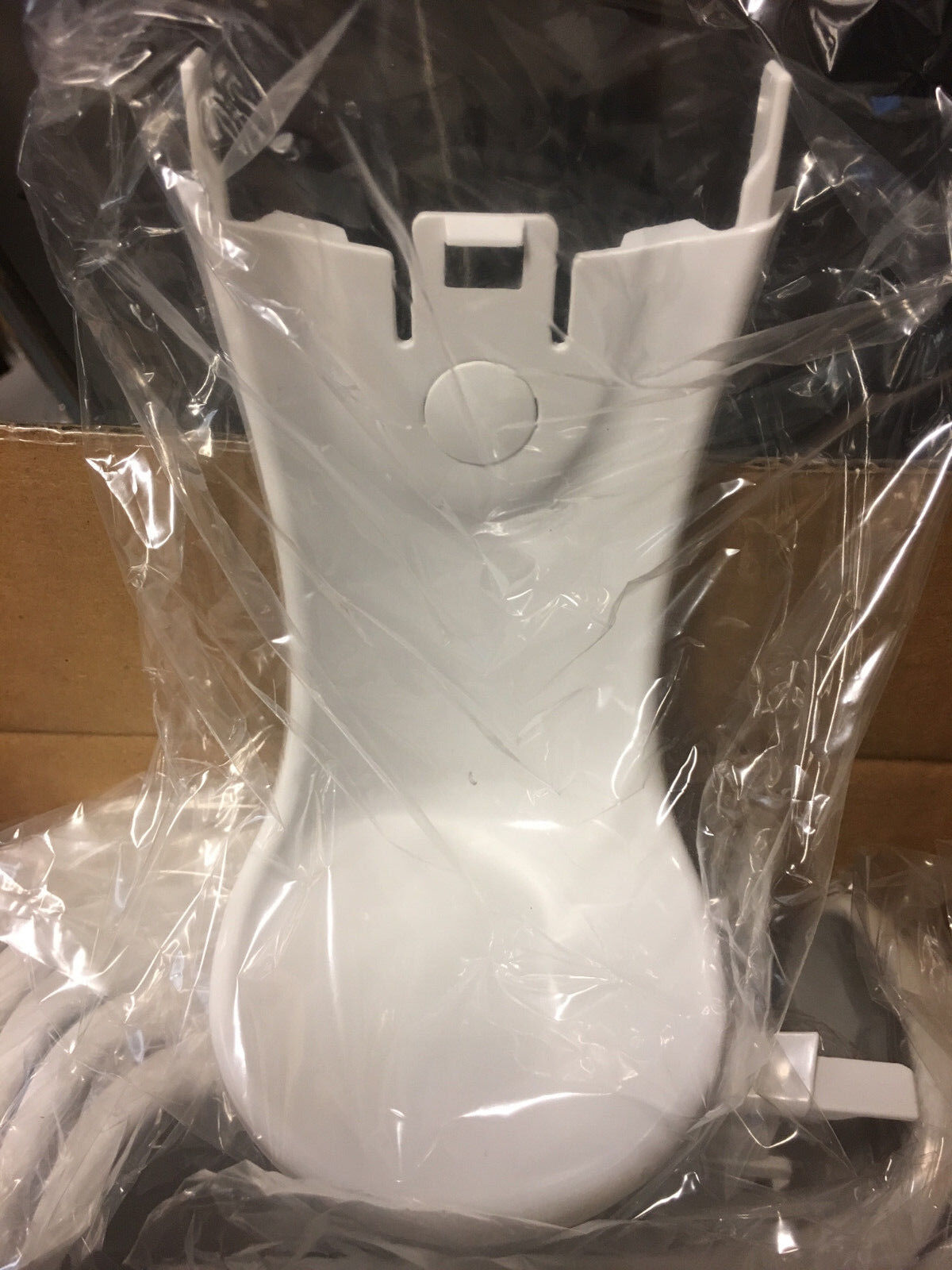 GOJO Industries # 1045-WHT-12